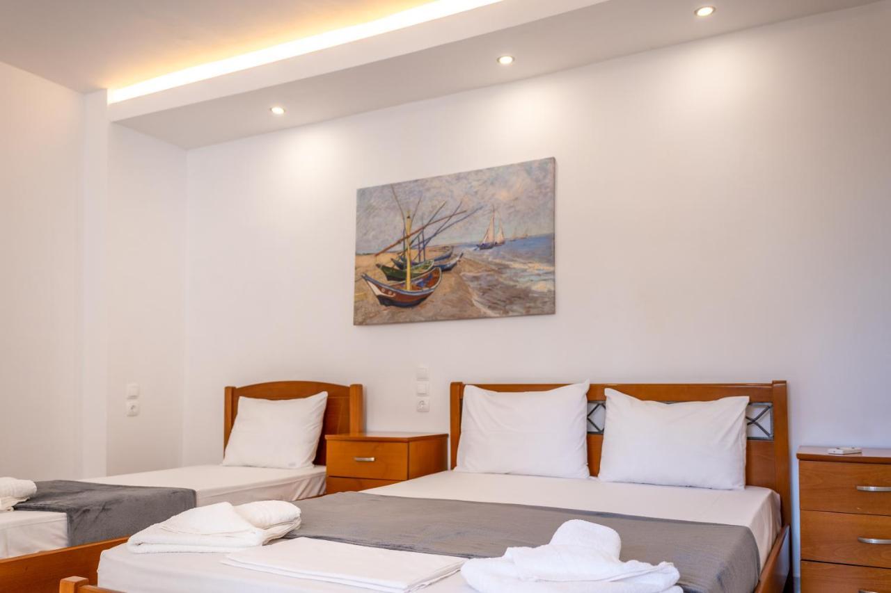 Azzurro Hotel Paleros Екстериор снимка