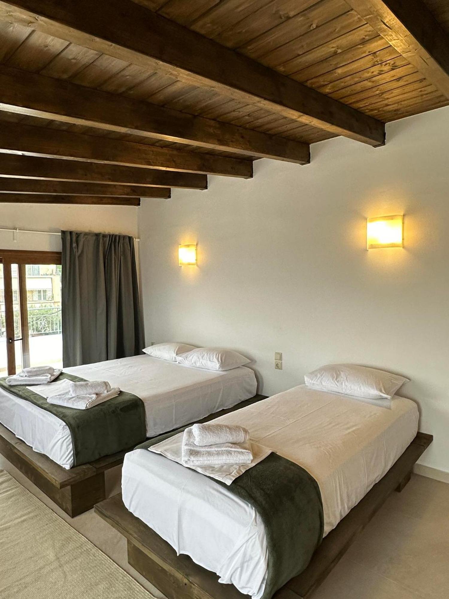 Azzurro Hotel Paleros Екстериор снимка