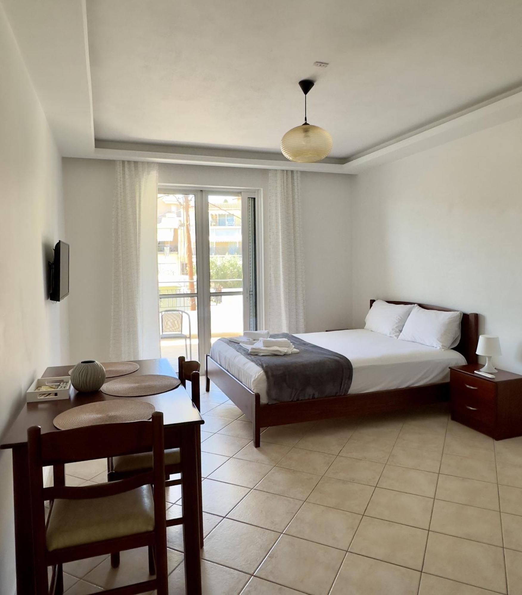 Azzurro Hotel Paleros Екстериор снимка