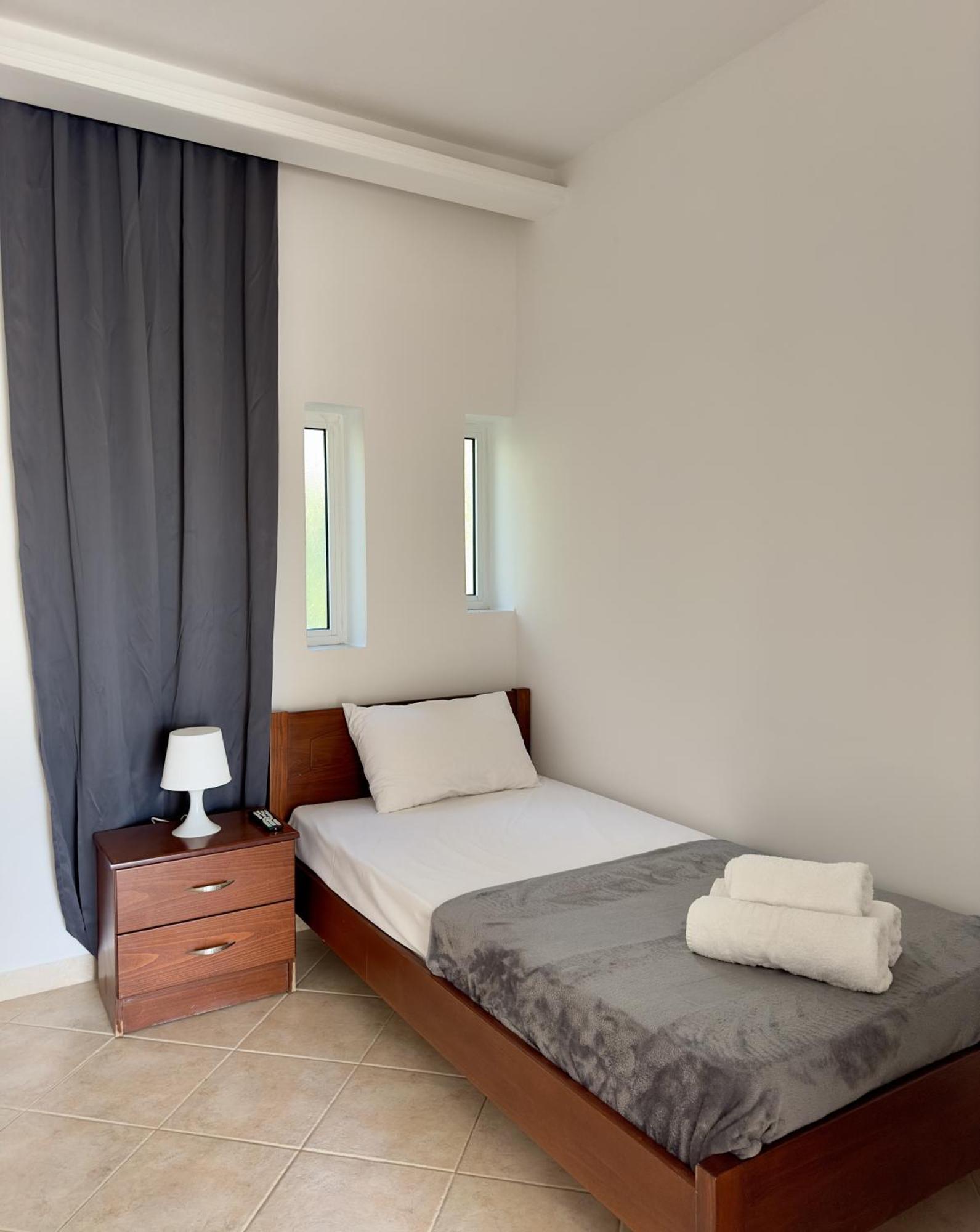 Azzurro Hotel Paleros Екстериор снимка